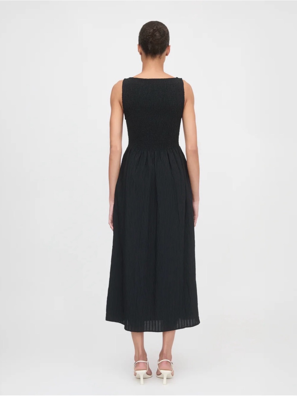 Hill House The Cosima Nap Dress - Black Tonal Seersucker - Picture 2 of 6